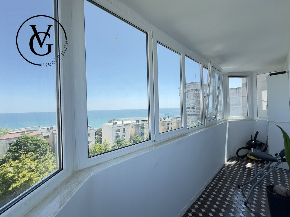 Apartament  decomandat 3 camere -Centru  - vedere către mare 