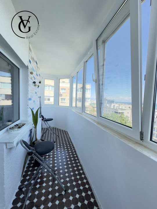 Apartament  decomandat 3 camere -Centru  - vedere către mare 