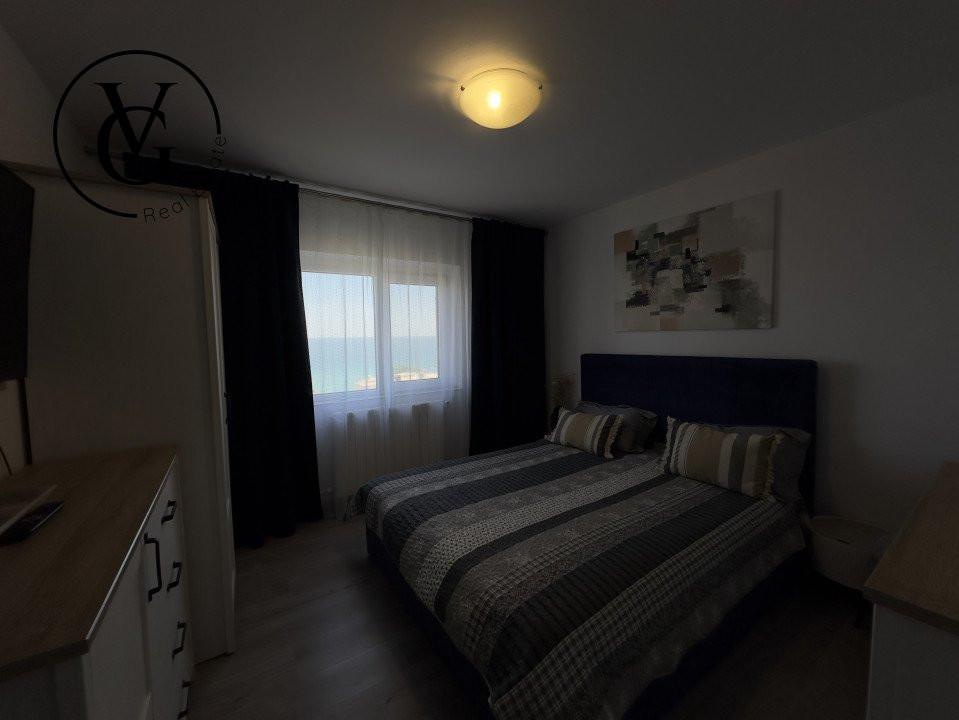 Apartament  decomandat 3 camere -Centru  - vedere către mare 