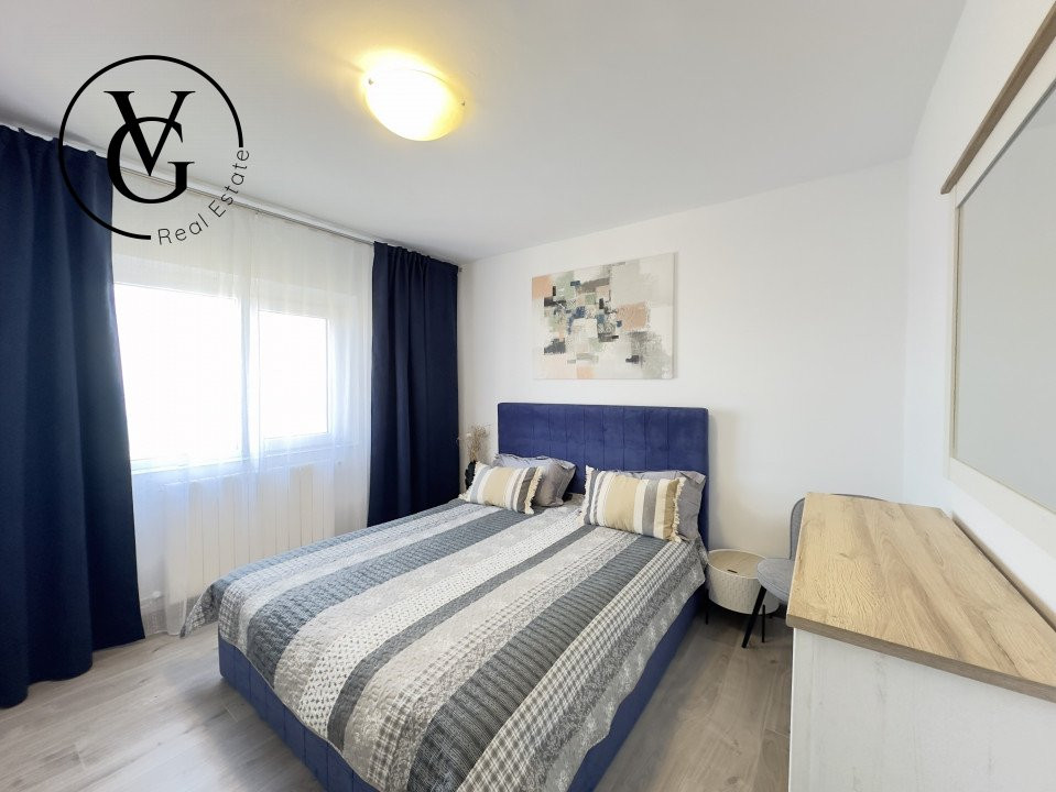 Apartament  decomandat 3 camere -Centru  - vedere către mare 