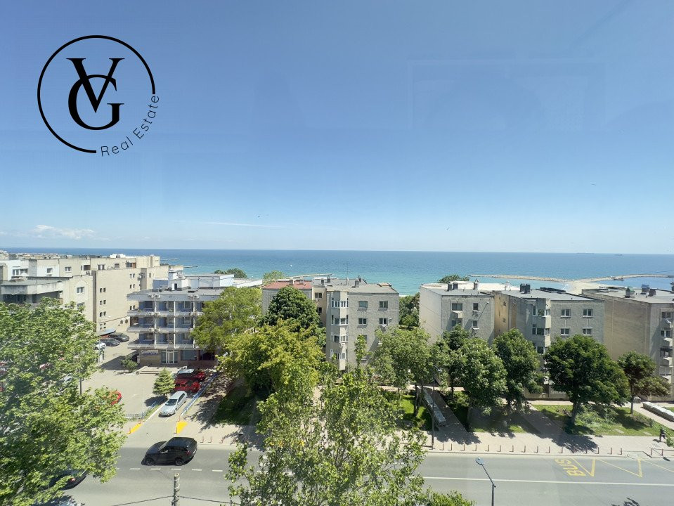 Apartament  decomandat 3 camere -Centru  - vedere către mare 