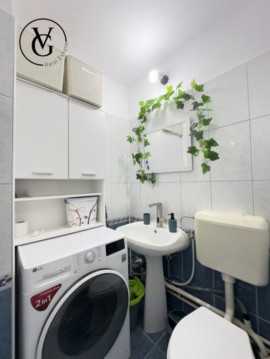 Apartament  decomandat 3 camere -Centru  - vedere către mare 