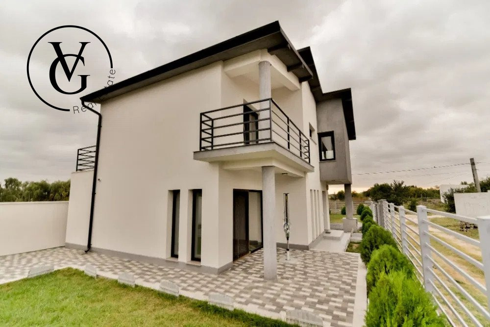 Vila P+1, deosebita, aproape de lac , zona Palazu Mare