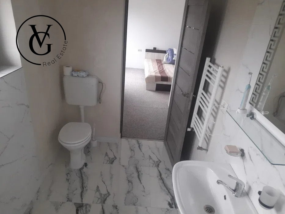 Vila P+1, deosebita, aproape de lac , zona Palazu Mare