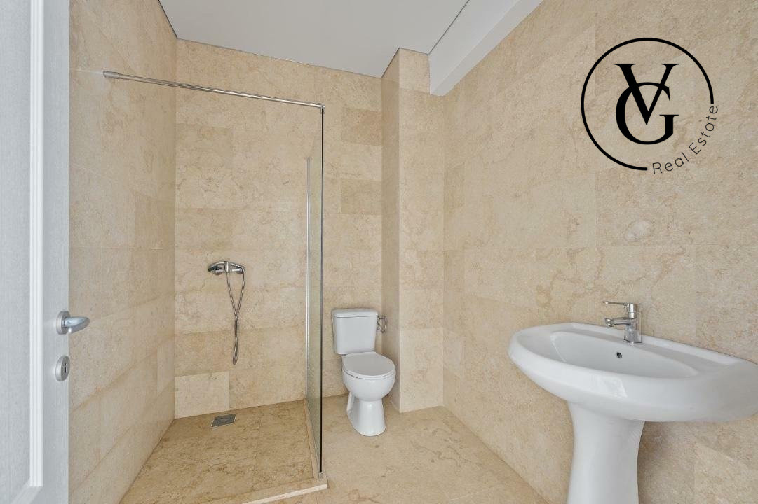 Apartament 3 camere Mamaia-Sat - vedere frontala lac 