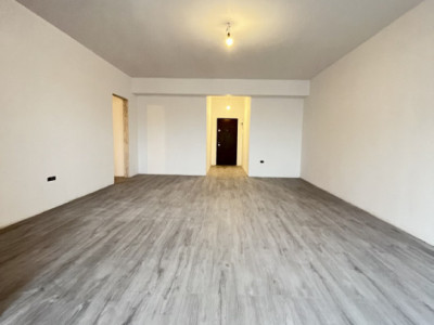 Apartament decomandat 3 camere -Compozitori 