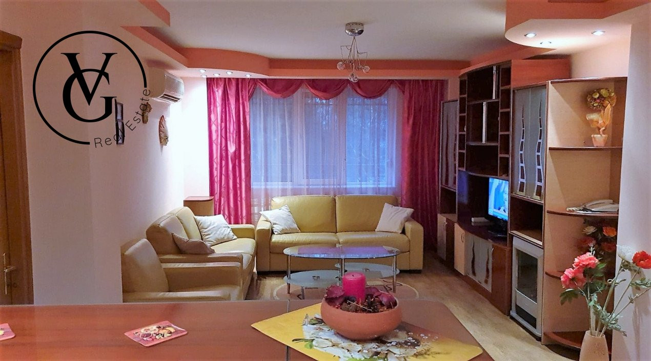 Apartament decomandat de 3 camere - 2 băi - zona Gara