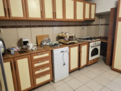 Apartament spațios - 3 camere - termen lung - zona Gara