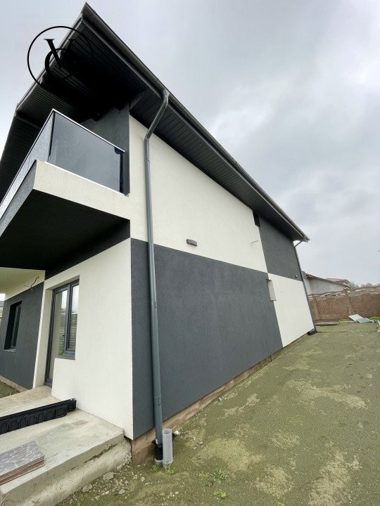 Vila P+M, 5 Camere, 450 mp teren, Navodari