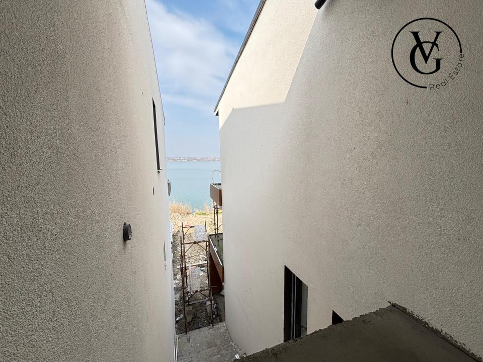 Vila  premium | frontal  la lac | Ovidiu Sud 
