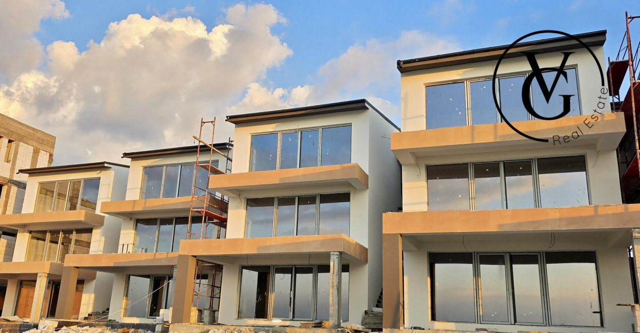 Vila  premium | frontal  la lac | Ovidiu Sud 