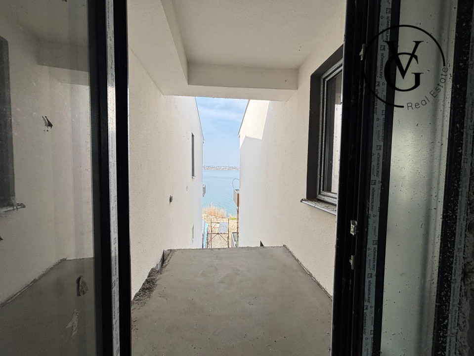 Vila  premium | frontal  la lac | Ovidiu Sud 