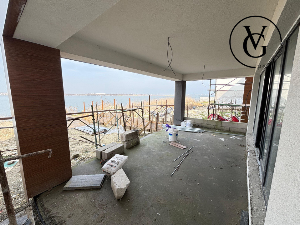 Vila  premium | frontal  la lac | Ovidiu Sud 