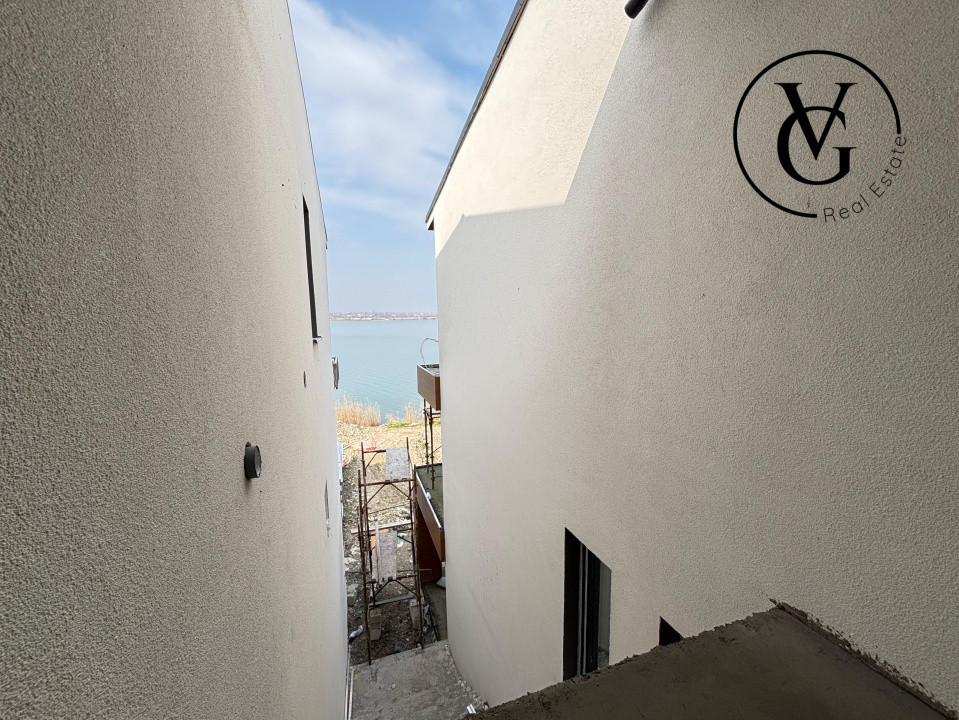 Vila  premium | frontal  la lac | Ovidiu Sud 