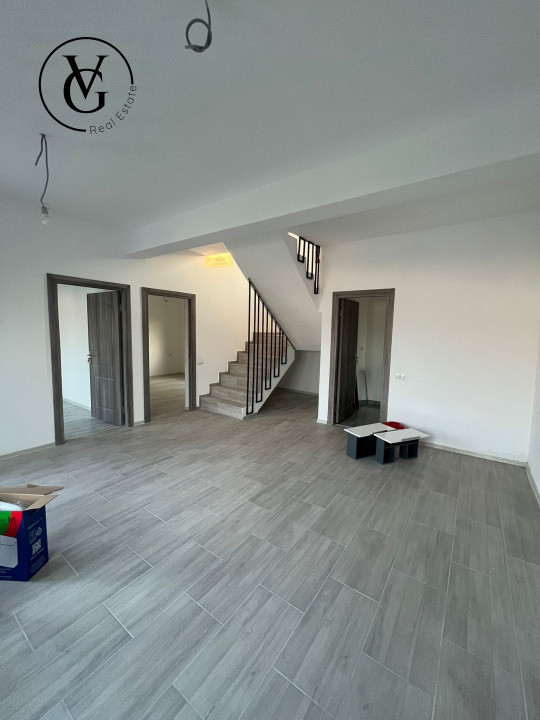 Vila duplex moderna, Lumina