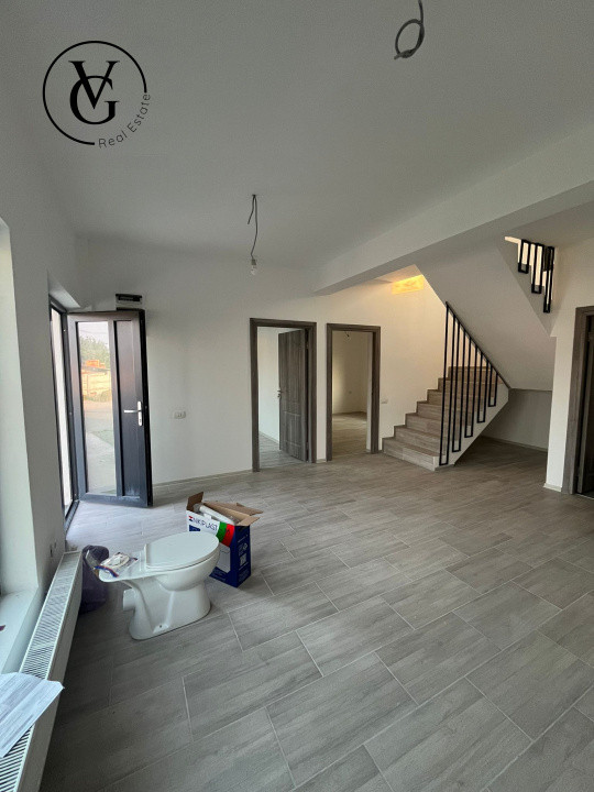 Vila duplex moderna, Lumina