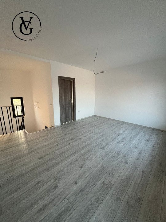Vila duplex moderna, Lumina