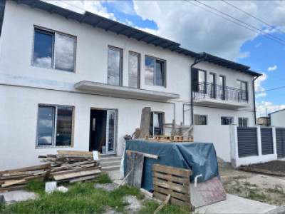 Vila duplex moderna, Lumina