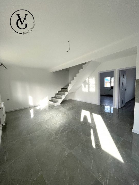 Vila P+M, 5 camere, 300mp teren,  Lumina 