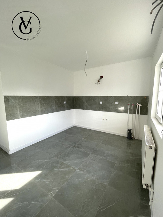 Vila P+M, 5 camere, 300mp teren,  Lumina 