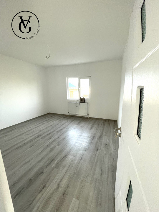 Vila P+M, 5 camere, 300mp teren,  Lumina 