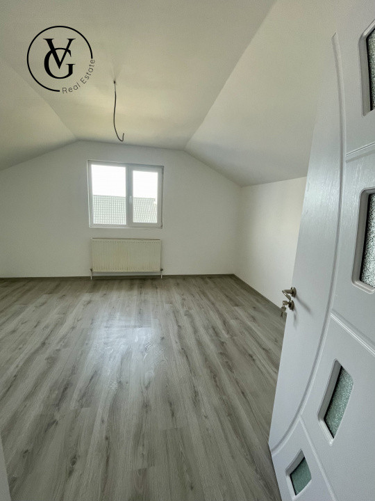 Vila P+M, 5 camere, 300mp teren,  Lumina 