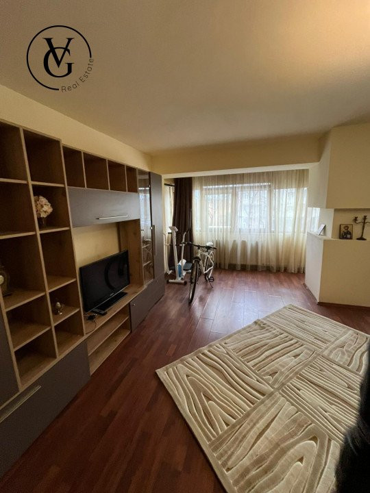 Apartament 3 camere decomandat - Trocadero - Termen lung