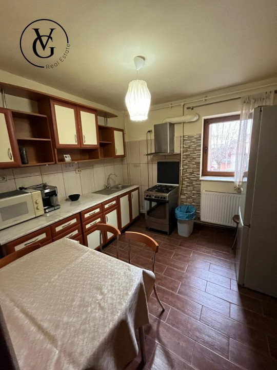 Apartament 3 camere decomandat - Trocadero - Termen lung