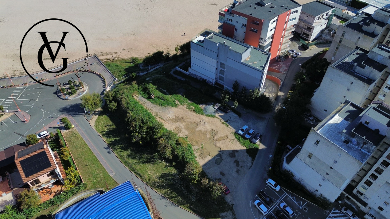 Teren construcții 2500 mp- frontal mare - Faleză Nord 
