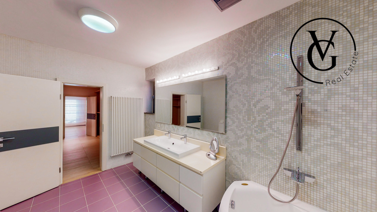 Vila unica în  Statiunea Mamaia- vedere la mare și lac