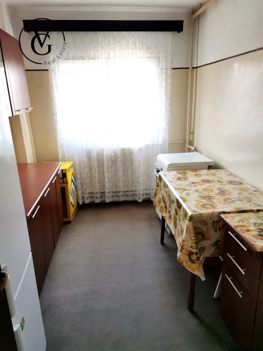 Apartament spațios de 3 camere - zona Tei