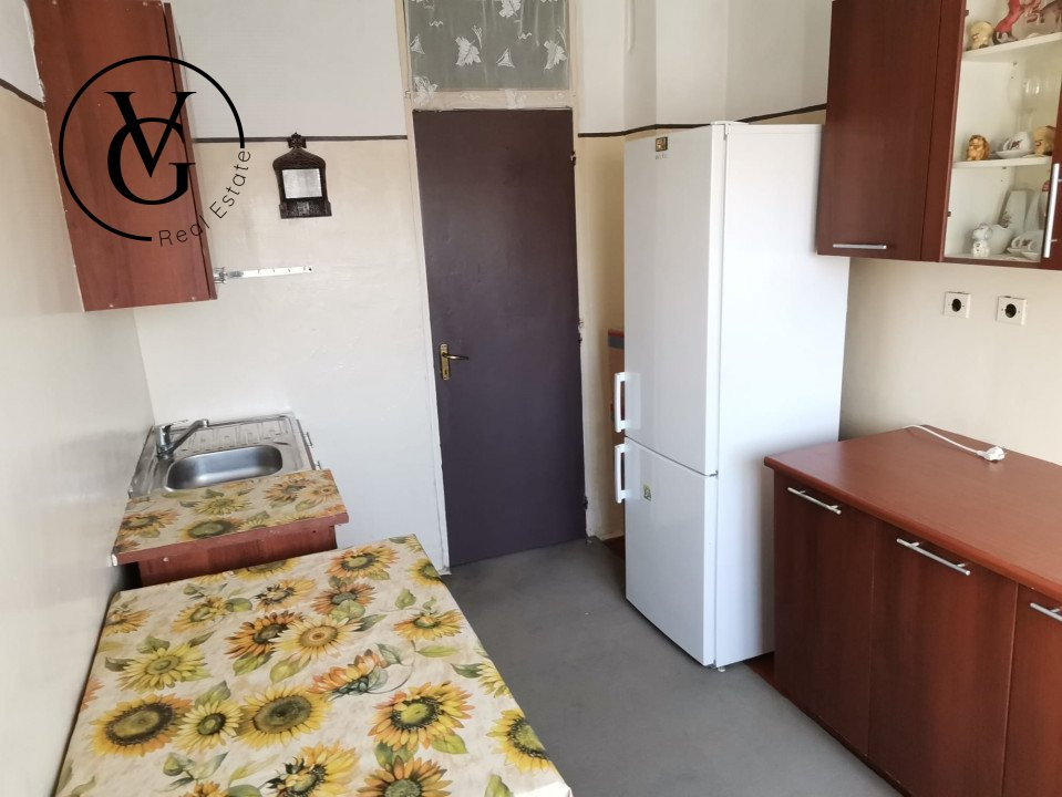 Apartament spațios de 3 camere - zona Tei