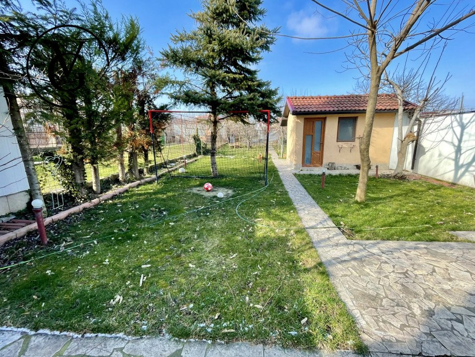 Vila P+M, 8 camere, 636 mp teren, oras Ovidiu ULTRACENTRAL