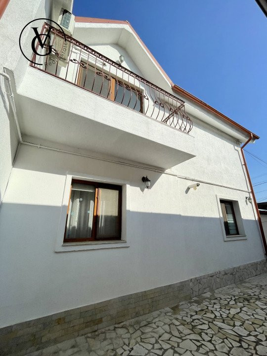 Vila P+M, 8 camere, 636 mp teren, oras Ovidiu ULTRACENTRAL