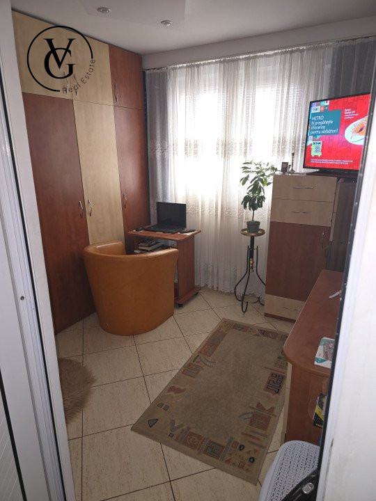 Apartament decomandat cu 3 camere - zona Tei