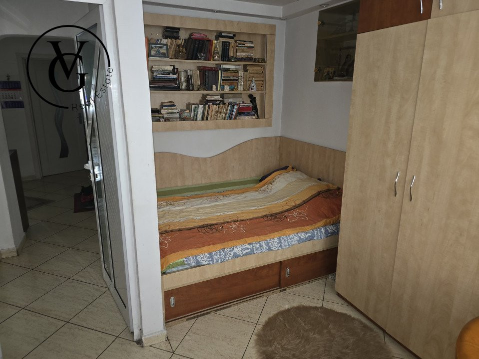 Apartament decomandat cu 3 camere - zona Tei