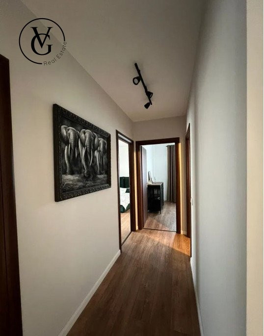 Apartament spațios cu 4 camere - zona Pădurea Băneasa