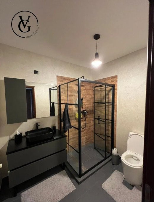 Apartament spațios cu 4 camere - zona Pădurea Băneasa