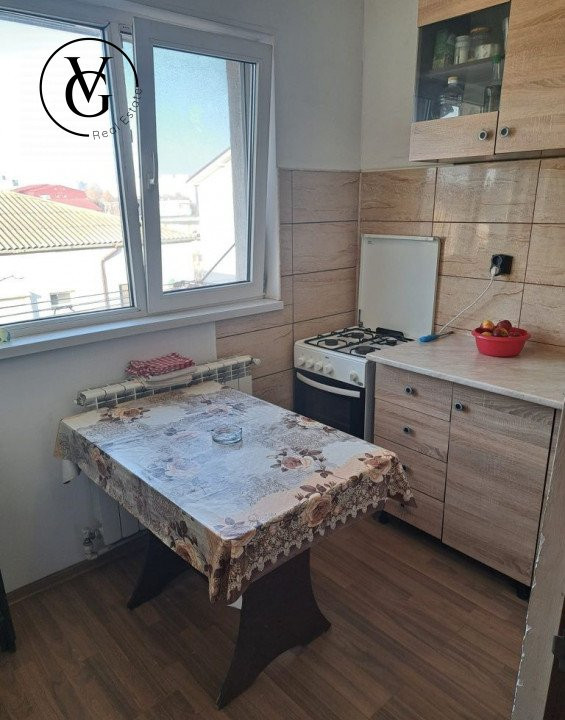 Apartament 2 camere decomandat - Poarta 6 - termen lung