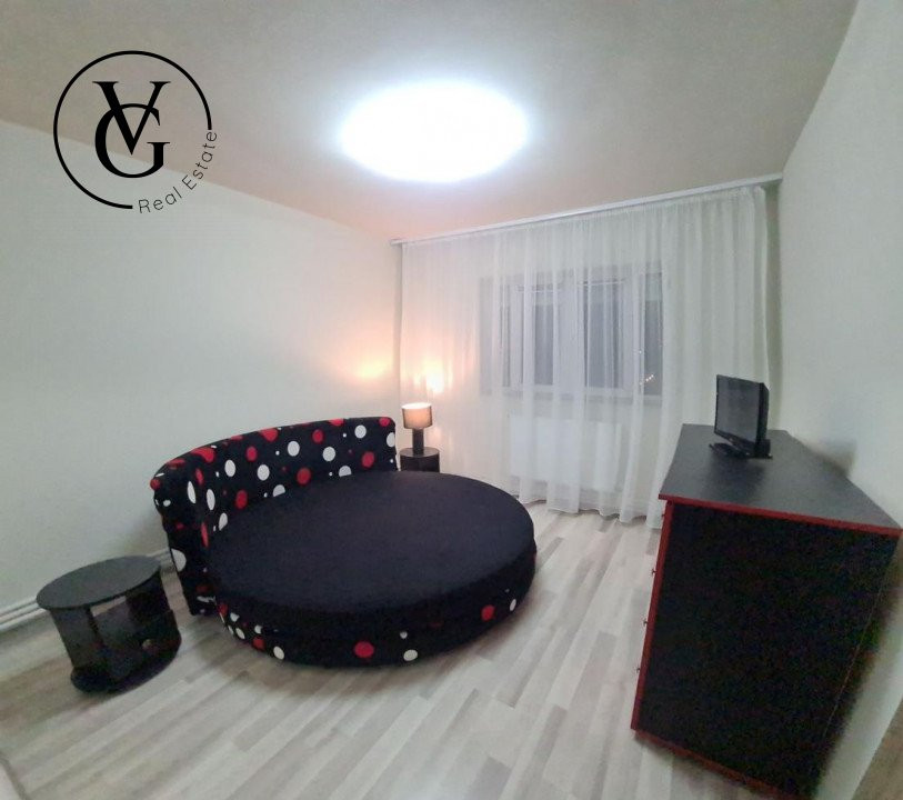 Apartament cu 4 camere decomandat - Tomis Mall 