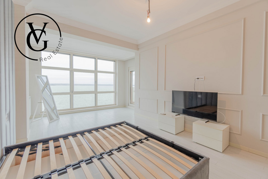 Apartament 3 camere-100 mp-  Mamaia -frontal lac