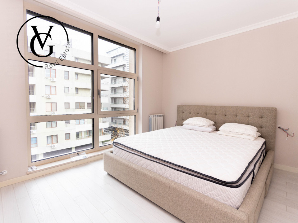 Apartament 3 camere-100 mp-  Mamaia -frontal lac