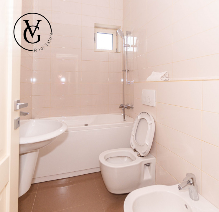 Apartament 3 camere-100 mp-  Mamaia -frontal lac