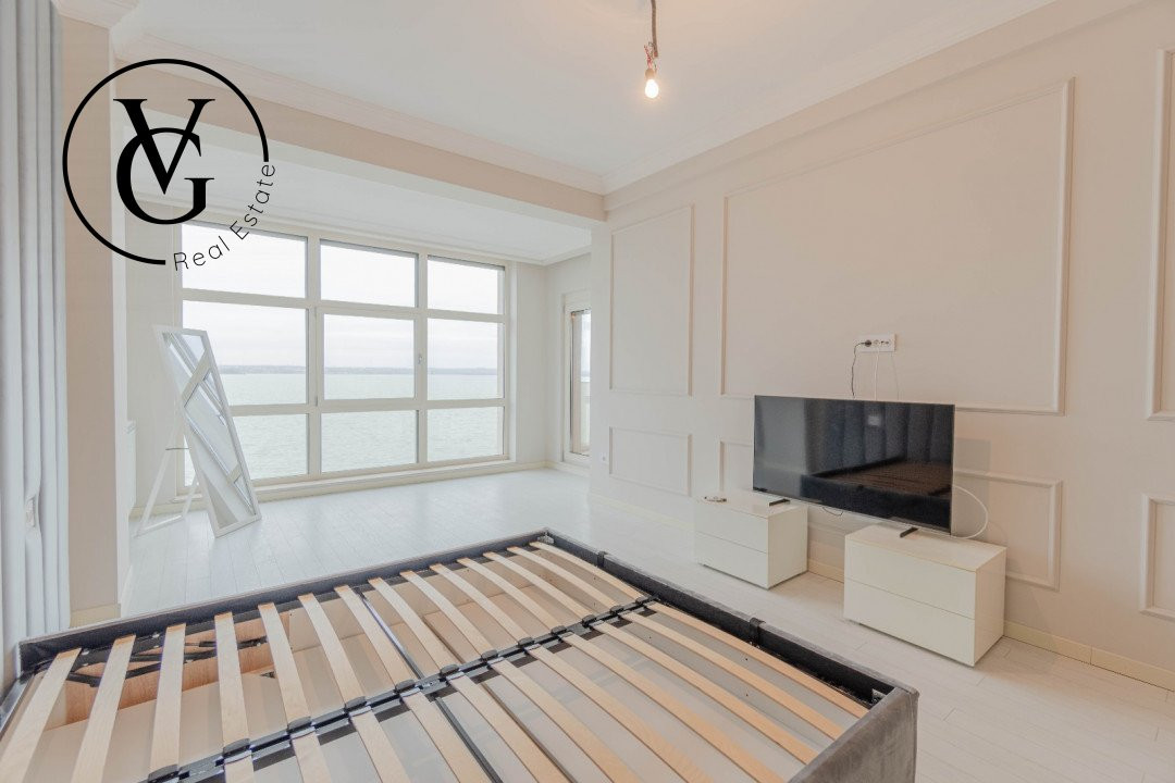 Apartament 3 camere-100 mp-  Mamaia -frontal lac