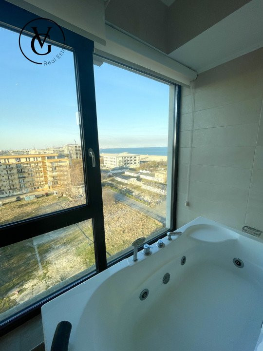 Apartament 3 camere, 171 mp, vedere la mare si lac, Miramare Residence