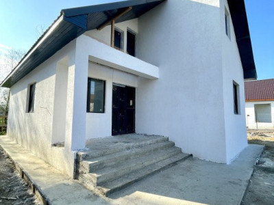 Casa la sol, 4 camere, Lumina