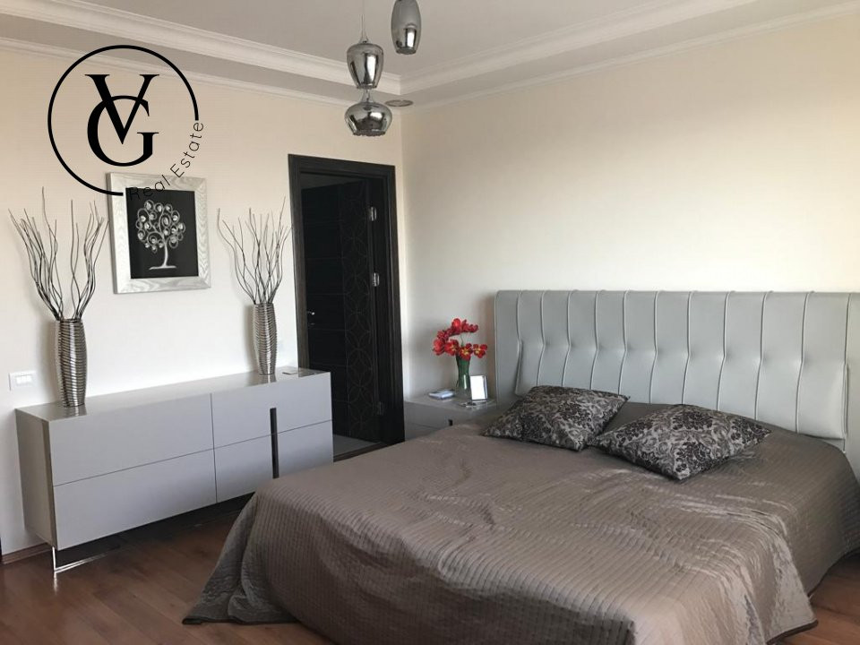 Apartament decomandat de 3 camere - zona Iancu Nicolae