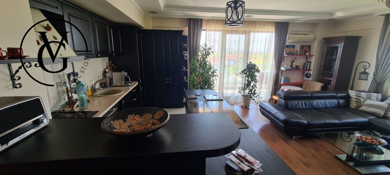 Apartament decomandat de 3 camere - zona Iancu Nicolae