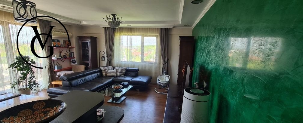 Apartament decomandat de 3 camere - zona Iancu Nicolae