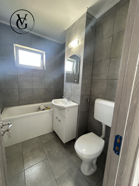 Apartament 3 camere decomandat - Km 4-5 + boxa